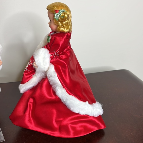 Madame Alexander’s 10” White Christmas Set #15380 - Picture 4 of 11